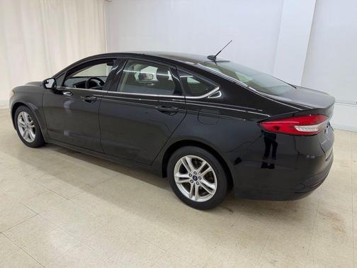 Shadow Black 2018 Ford Fusion SE