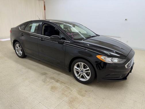 Shadow Black 2018 Ford Fusion SE