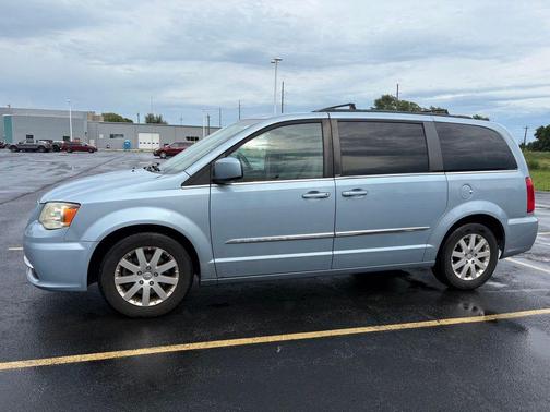 Crystal Blue Pearlcoat 2013 Chrysler Town & Country Touring