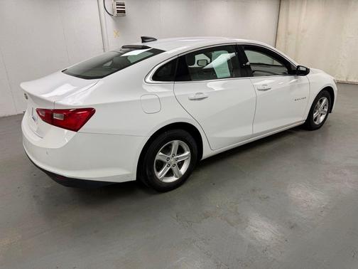 Summit White 2019 Chevrolet Malibu 1LS