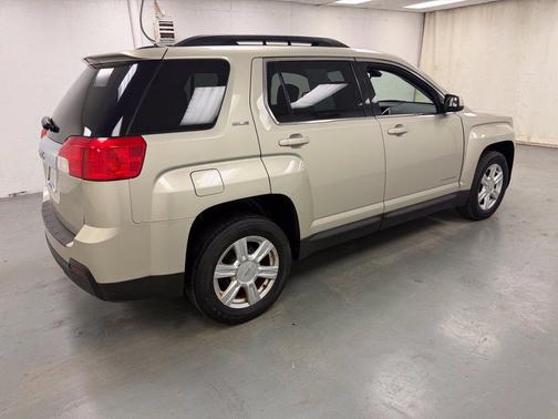 Champagne Silver Metallic 2014 GMC Terrain SLE-2