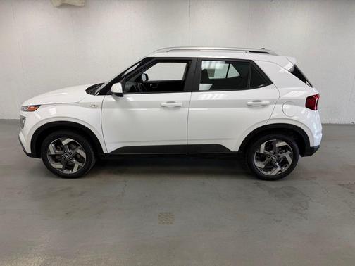 2022 Hyundai VENUE SEL