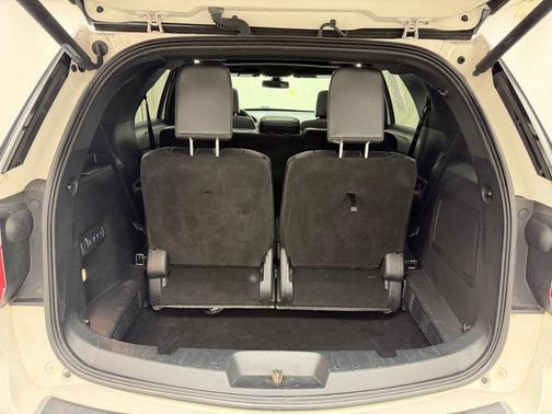 White Platinum Metallic Tri-Coat 2018 Ford Explorer Limited
