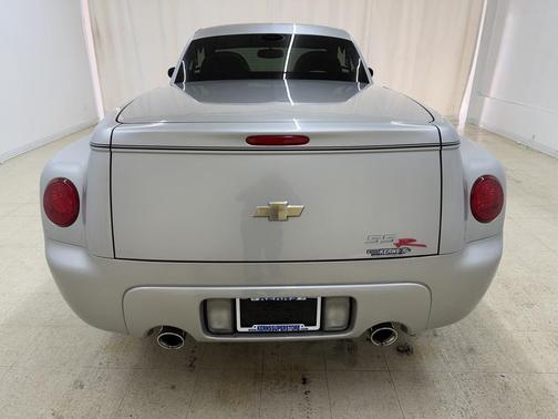 2004 Chevrolet SSR Base