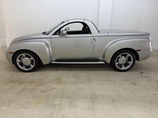 2004 Chevrolet SSR Base