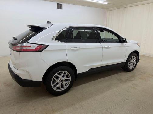 Oxford White 2024 Ford Edge SEL