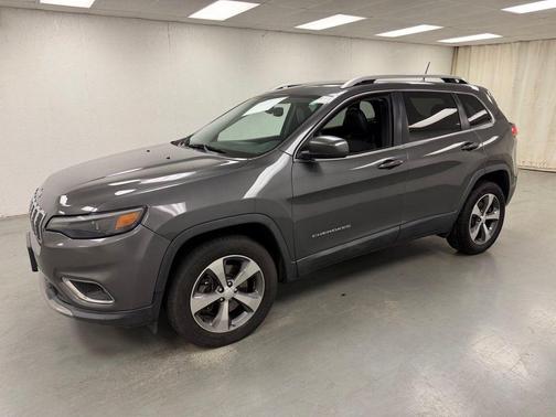 Granite Crystal Metallic Clearcoat 2019 Jeep Cherokee Limited