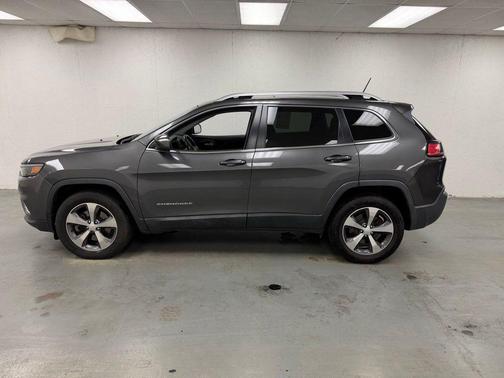 Granite Crystal Metallic Clearcoat 2019 Jeep Cherokee Limited