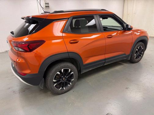 Vivid Orange Metallic 2022 Chevrolet Trailblazer LT