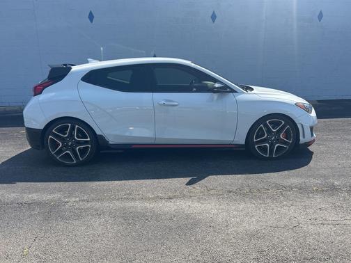 2019 Hyundai Veloster Base