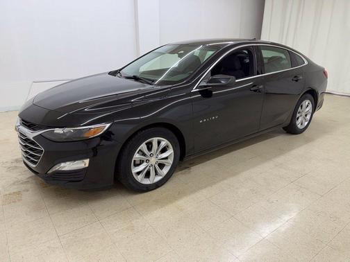Mosaic Black Metallic 2023 Chevrolet Malibu FWD 1LT