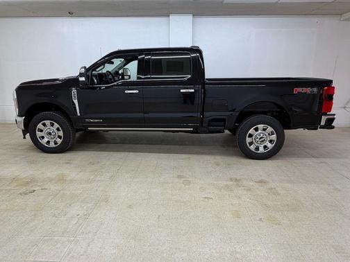 Agate Black Metallic 2026 Ford F-250 Lariat