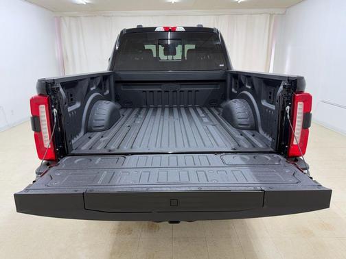 Agate Black Metallic 2026 Ford F-250 Lariat