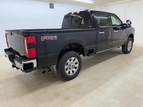 Agate Black Metallic 2026 Ford F-250 Lariat