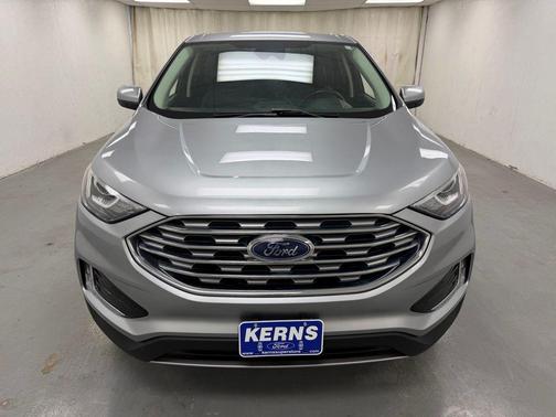 Iconic Silver Metallic 2021 Ford Edge SEL