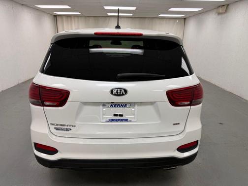 Snow White Pearl 2020 Kia Sorento L
