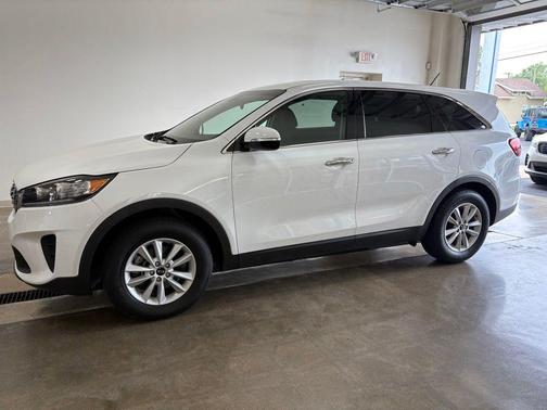 Snow White Pearl 2020 Kia Sorento L