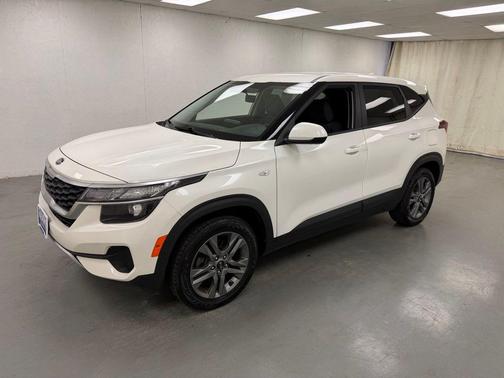 Snow White Pearl 2021 Kia Seltos LX