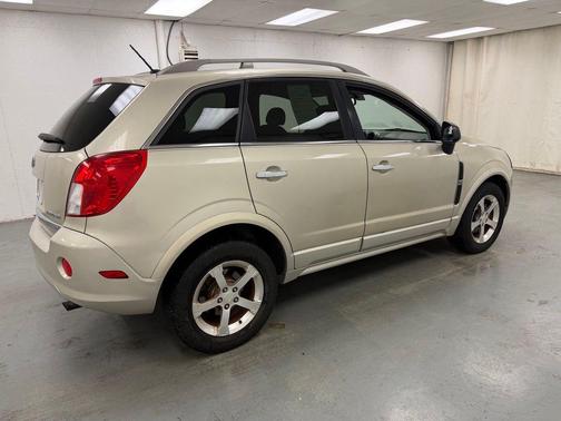 Champagne Silver Metallic 2014 Chevrolet Captiva Sport LT