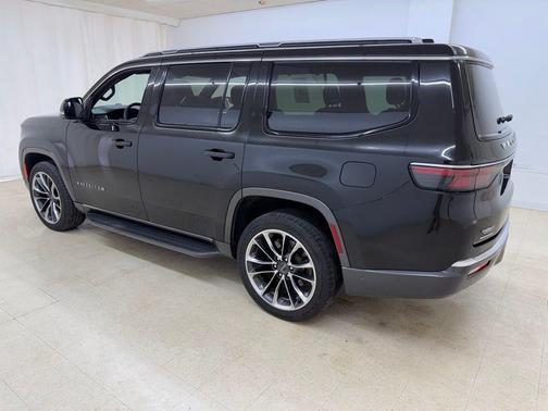 Diamond Black Crystal Pearlcoat 2022 Jeep Wagoneer Series II 4x4