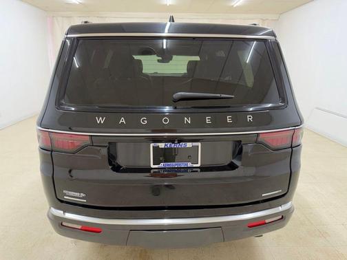 Diamond Black Crystal Pearlcoat 2022 Jeep Wagoneer Series II 4x4
