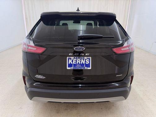 Agate Black Metallic 2024 Ford Edge SEL