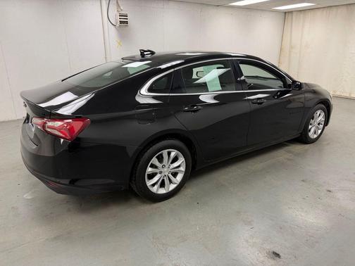 Mosaic Black Metallic 2019 Chevrolet Malibu LT
