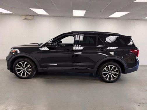 Agate Black Metallic 2023 Ford Explorer ST