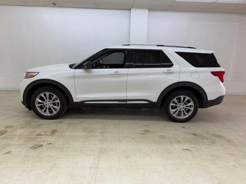 Star White Metallic Tri-Coat 2023 Ford Explorer Limited