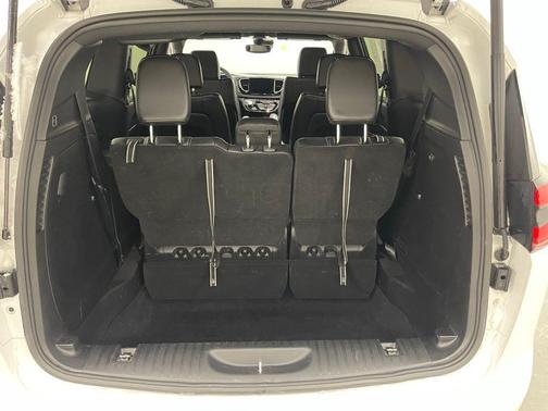 2025 Chrysler Pacifica L