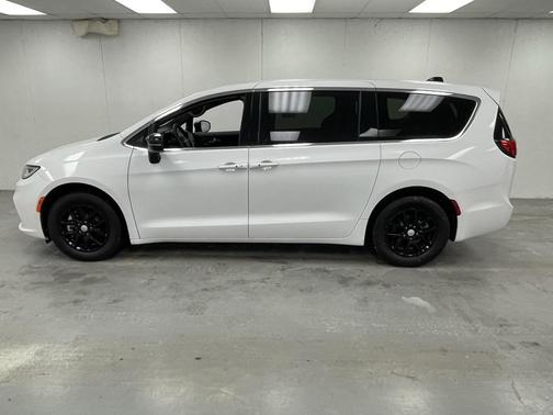 2025 Chrysler Pacifica L