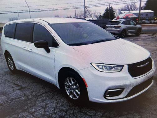 2025 Chrysler Pacifica L