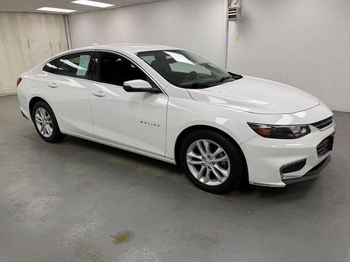 Summit White 2018 Chevrolet Malibu LT