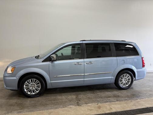 2016 Chrysler Town & Country Limited