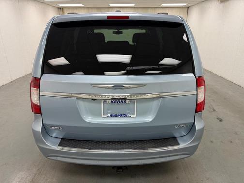 2016 Chrysler Town & Country Limited
