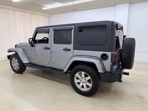 Billet Silver Metallic Clearcoat 2018 Jeep Wrangler JK Unlimited Sahara
