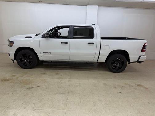 Bright White Clearcoat 2023 RAM 1500 Big Horn/Lone Star