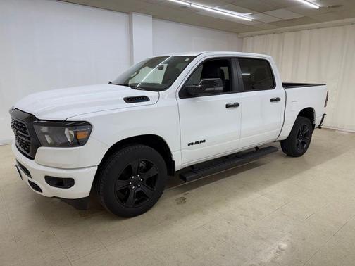 Bright White Clearcoat 2023 RAM 1500 Big Horn/Lone Star