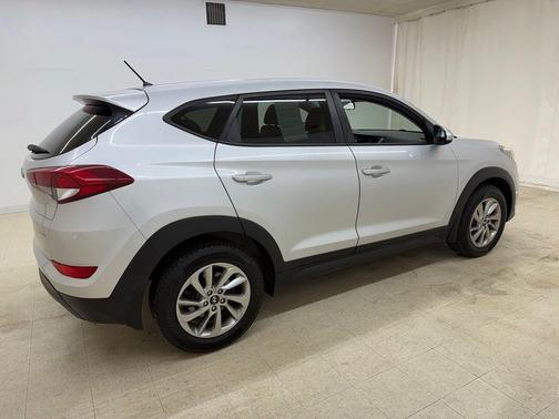 Molten Silver 2018 Hyundai TUCSON SE