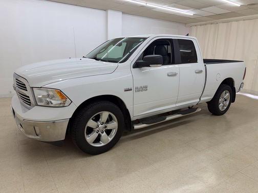 Bright White Clearcoat 2017 RAM 1500 Big Horn