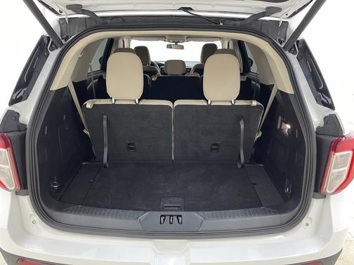 2020 Ford Explorer Base