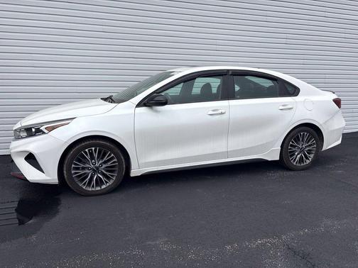 Snow White Pearl 2023 Kia Forte GT-Line