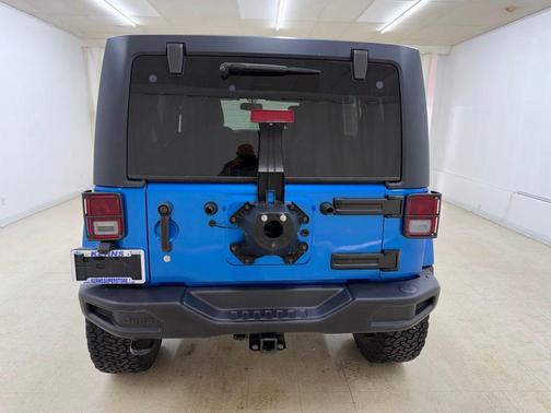 Hydro Blue Pearl Coat 2014 Jeep Wrangler Unlimited Freedom Edition