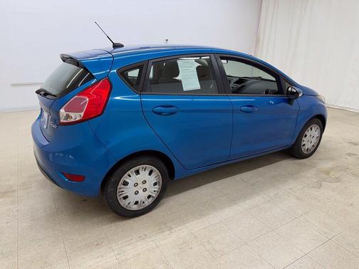 Blue Candy Metallic Tinted Clearcoat 2015 Ford Fiesta SE