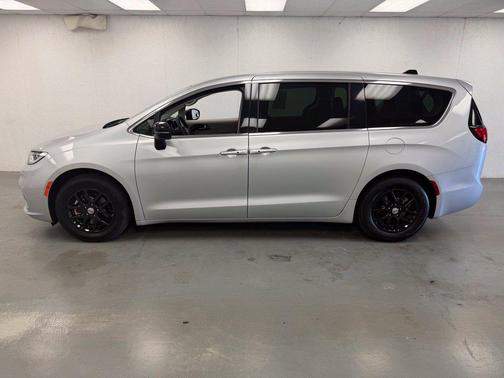 Silver Mist Clearcoat 2024 Chrysler Pacifica Touring L