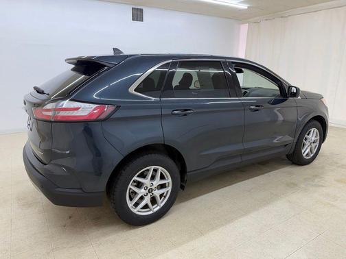 Blue Metallic 2024 Ford Edge SEL