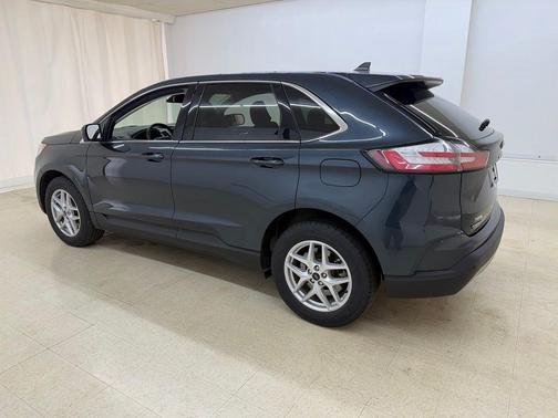 Blue Metallic 2024 Ford Edge SEL