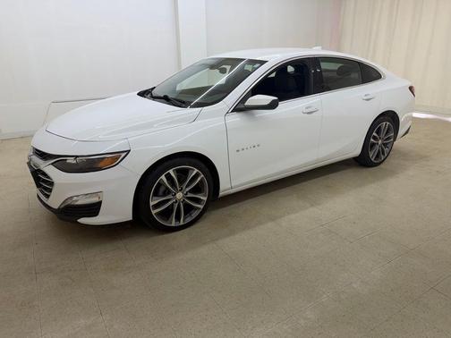 Summit White 2022 Chevrolet Malibu FWD LT