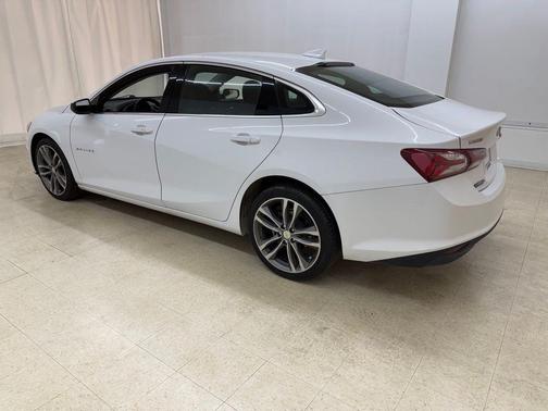 Summit White 2022 Chevrolet Malibu FWD LT