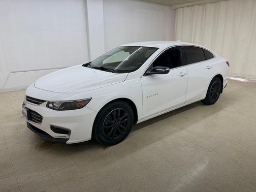 Summit White 2018 Chevrolet Malibu LT
